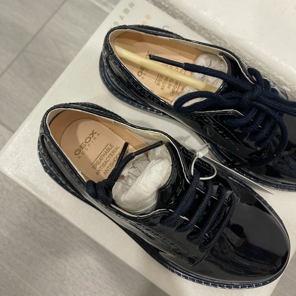 Geox Respira Thymar Navy Lace-Up Sneaker Patent 28 - Picture 2 of 7